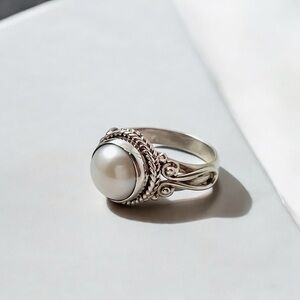 Vintage styled brand-new silver ring women's size 8 pearly design filigree